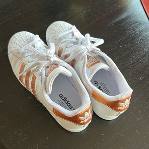 Adidas superstar in white/rosegold, size 7. Like new!